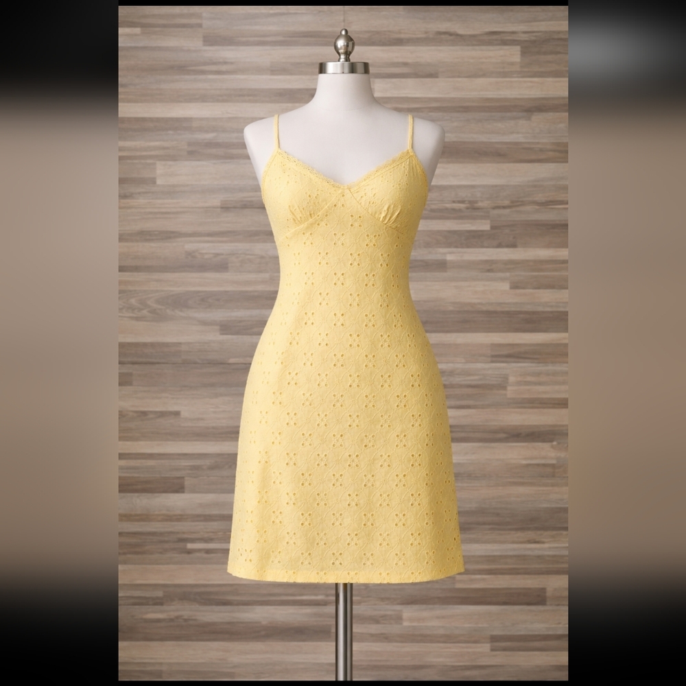 Heart Hips Yellow Lace Midi Dress